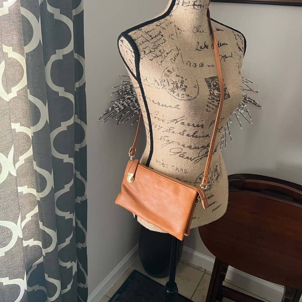 Small to medium shoulder bag